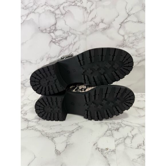 BCBGeneration Women’s Combat Boots sz 6 Snake Print NEW # bag 20-NN - Picture 8 of 10